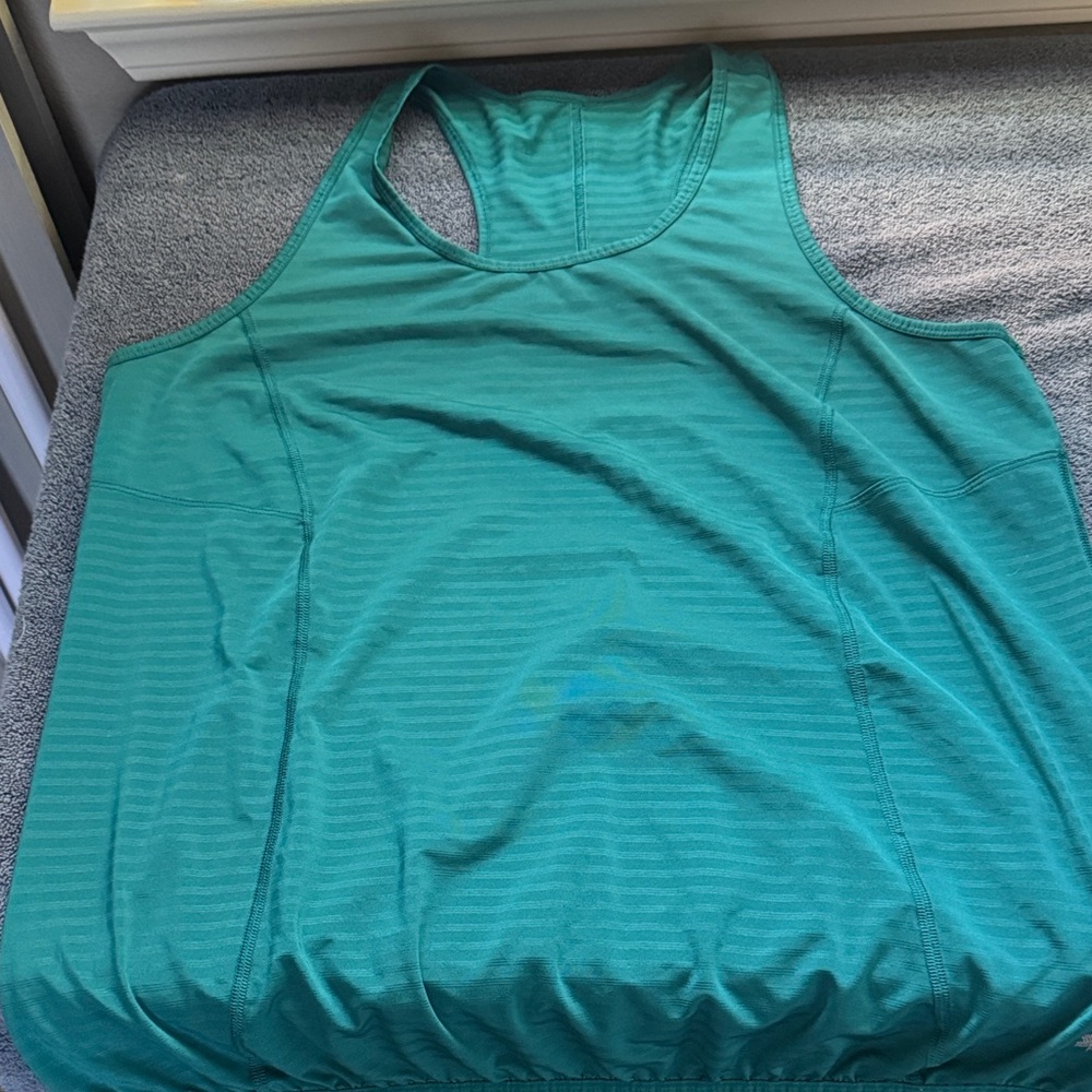 Pre-Owned Tek Gear DryTek workout tanks set of 3